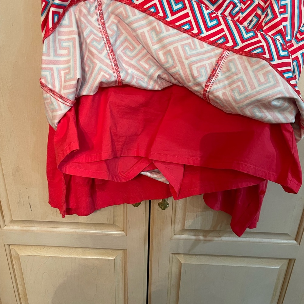 A great looking skort and matching sweater. Size XL and worn one time. - Picture 5 of 5